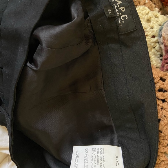 Black wool APC highwaisted shorts size 34 (US S/4) - Picture 3 of 3